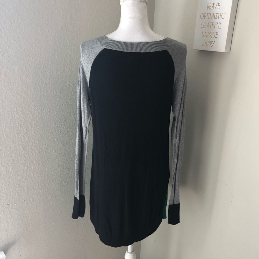 Sogi Colorblock Sweater - Picture 4 of 5